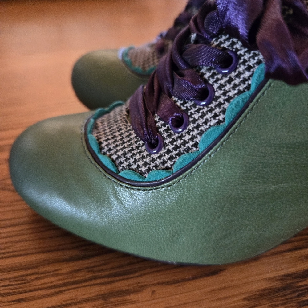 Poetic License Shoes. Size 8/ 39 Emerald Green - Picture 14 of 16